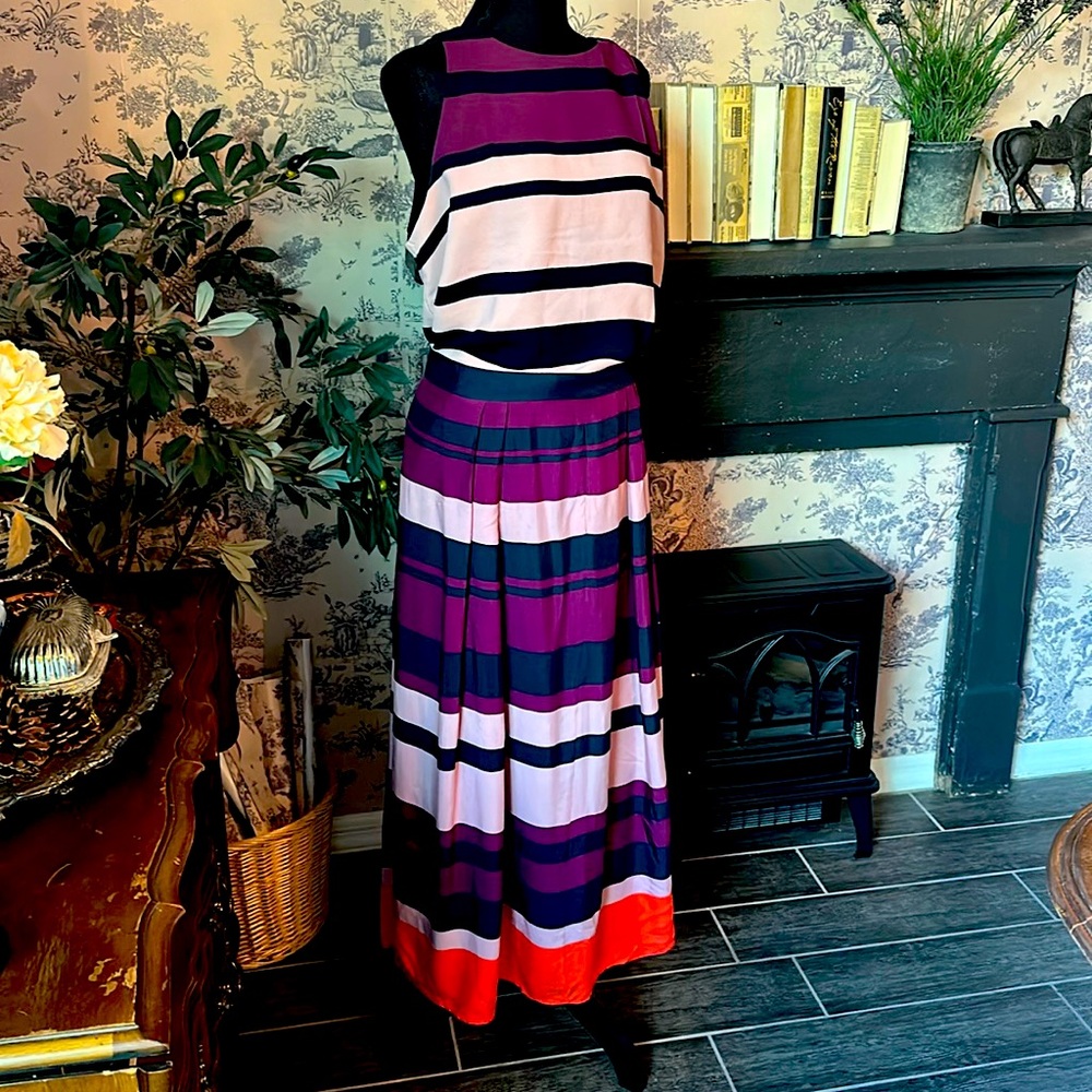Adorable top with matching skirt